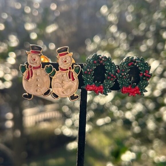 HOLIDAY🎄🎄DANECRAFT Snowman/ RODOX Wreath Enamel EARRINGS SET - Picture 2 of 6